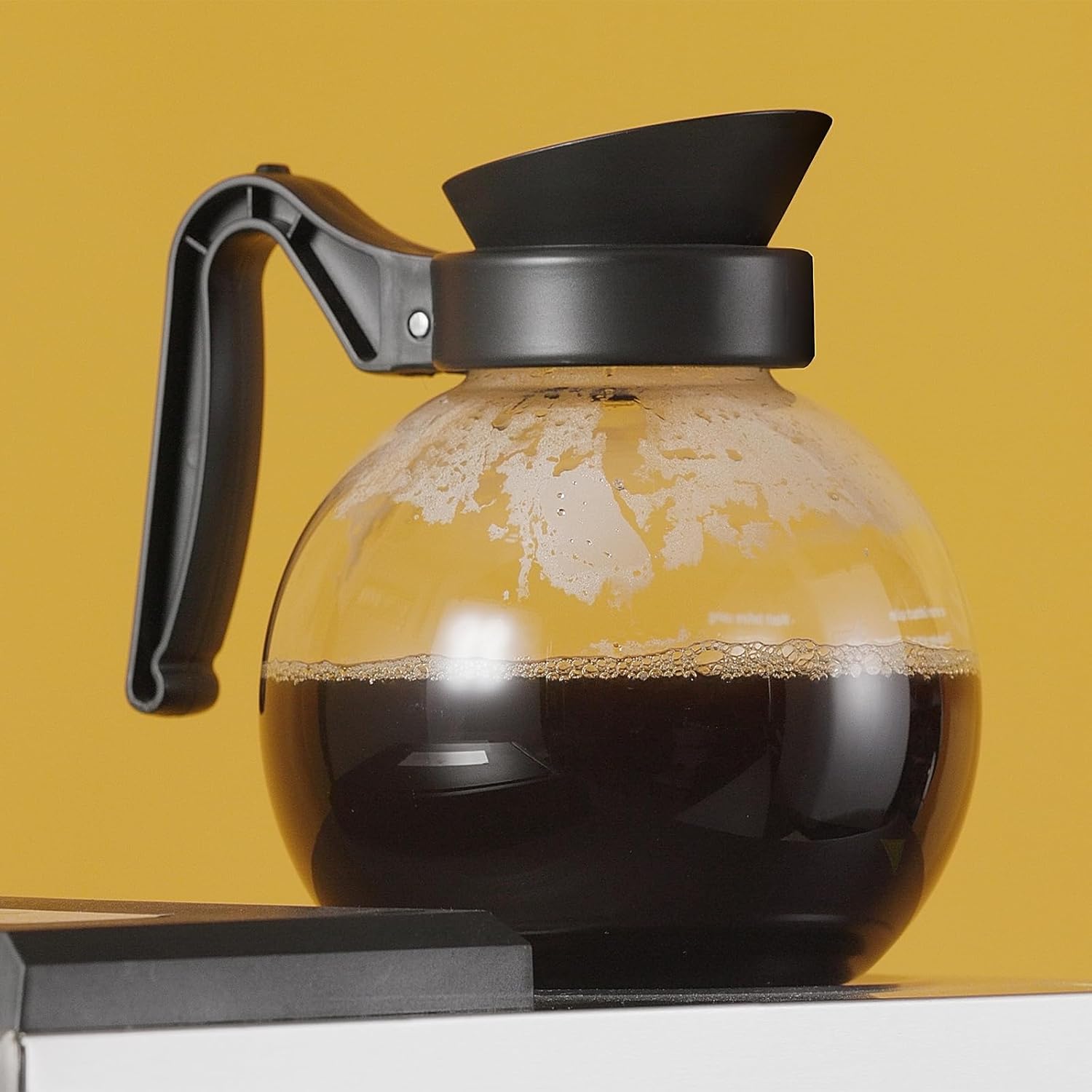 Crystalline Glass Coffee Decanter with Black Handle – 64 oz Heat-Resistant Tempered Glass Carafe